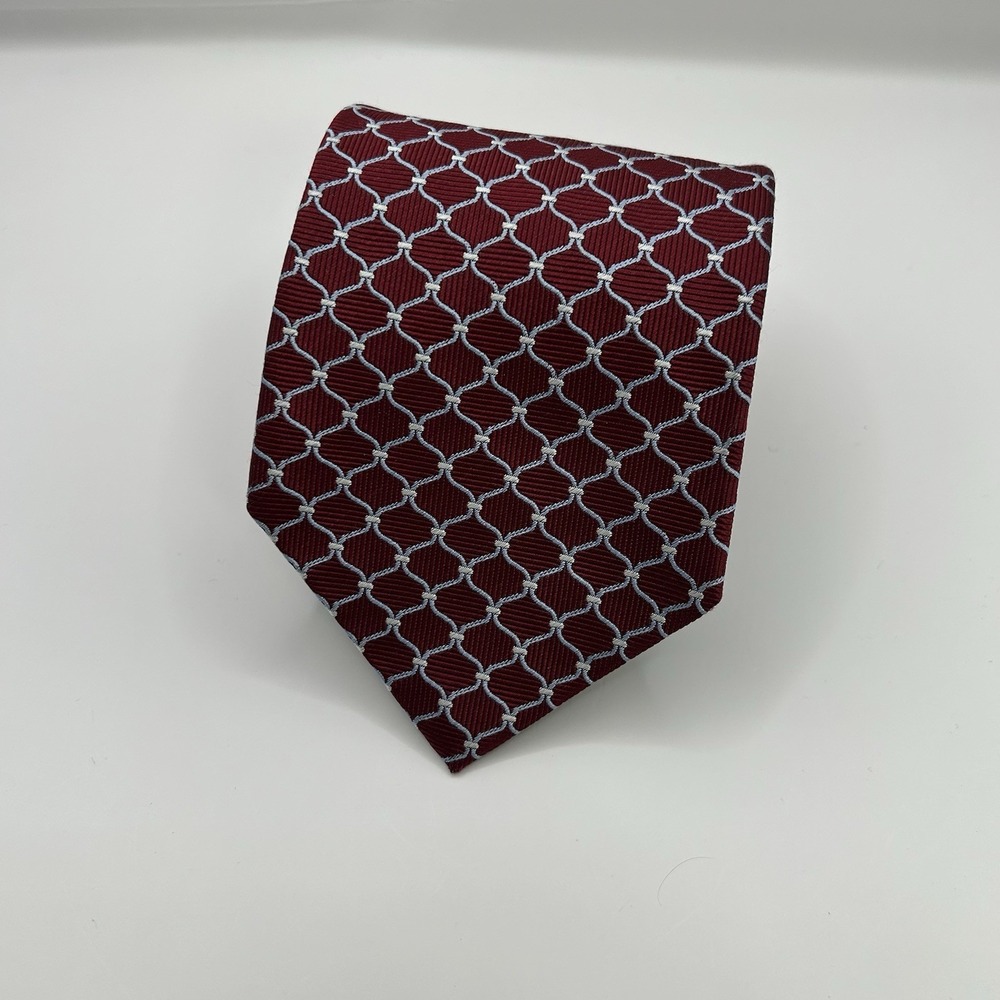 Brooks Brothers 100% Silk USA Made Tie Red Chain‎ Geometric  3.5"x58"